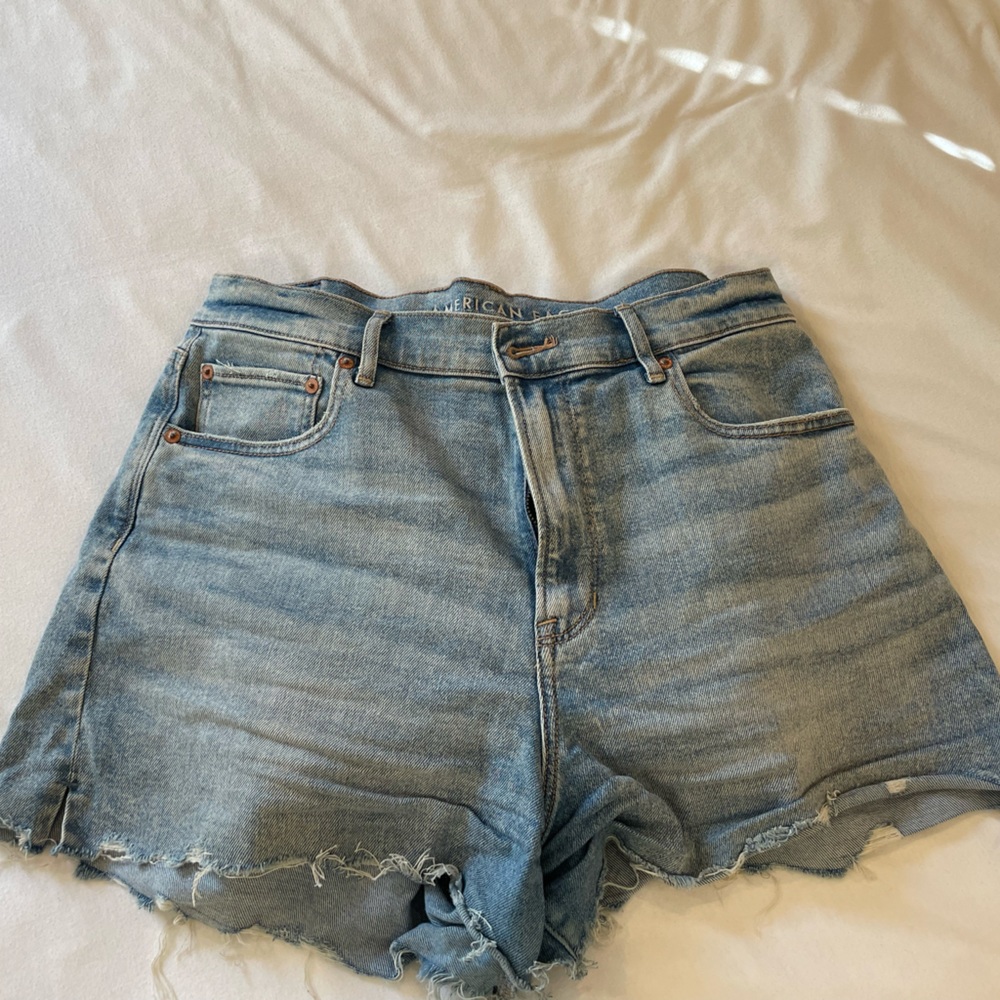 American Eagle/ Aerie High Rise light wash denim shorts